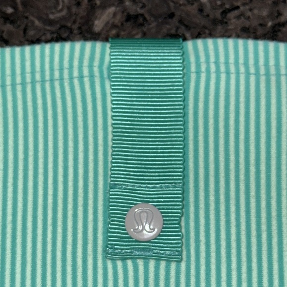 Lululemon Green Striped Vinyasa Scarf - Picture 8 of 9